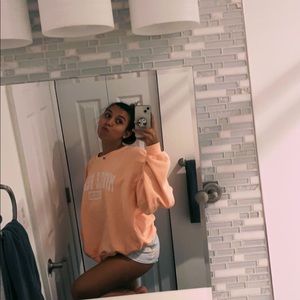 Meet your Posher, Maya